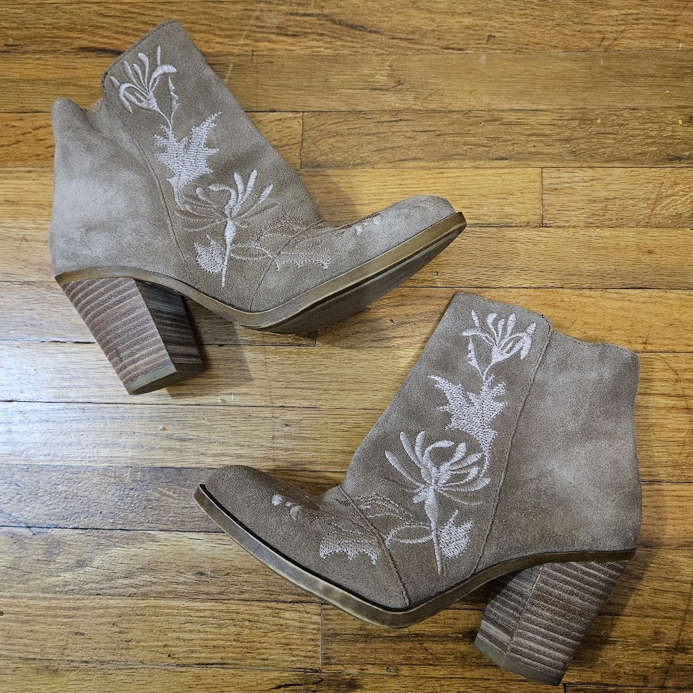 Lucky Brand Tan Leather Embroidered Western Boho Heel Ankle Booties Size 6